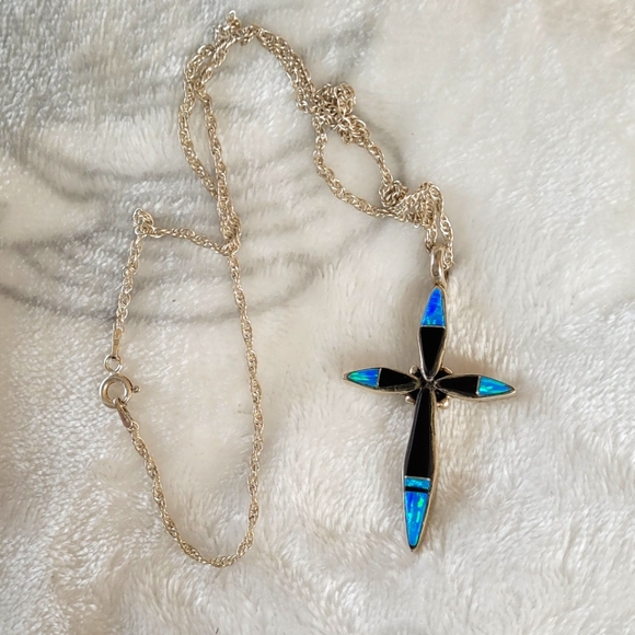 Jewelry - NWOT onyx pearl silver cross necklace